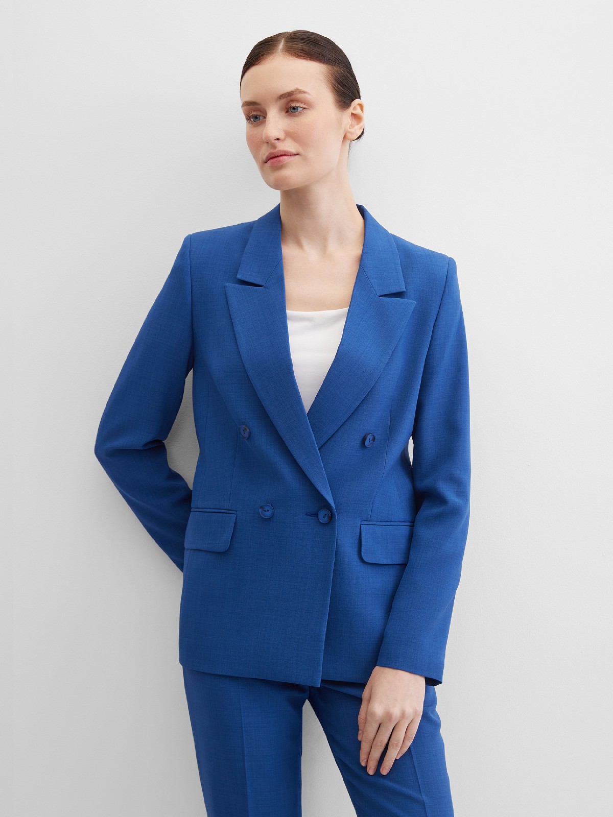 Пиджак двубортный в классическом стиле