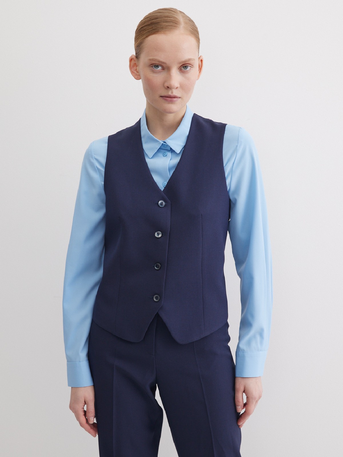 Жилет комбинированный из двух видов ткани