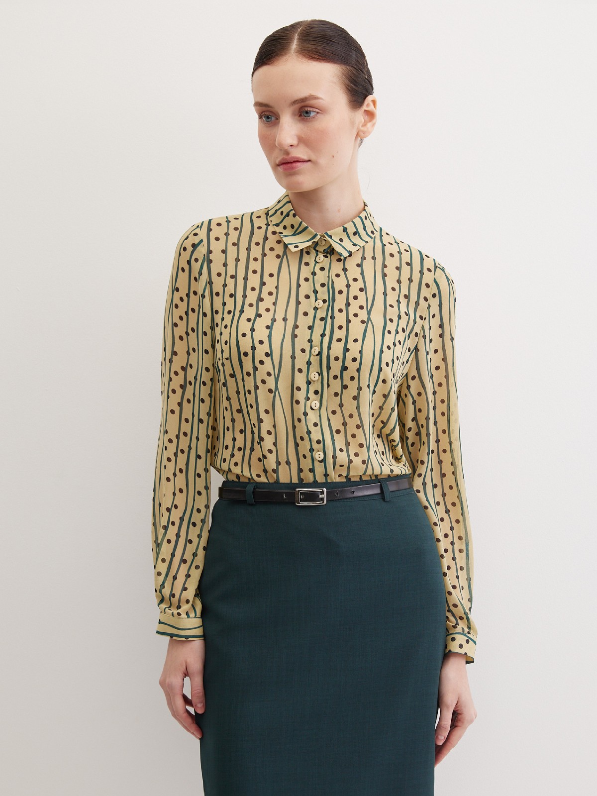 Невесомая блузка с ярким принтом