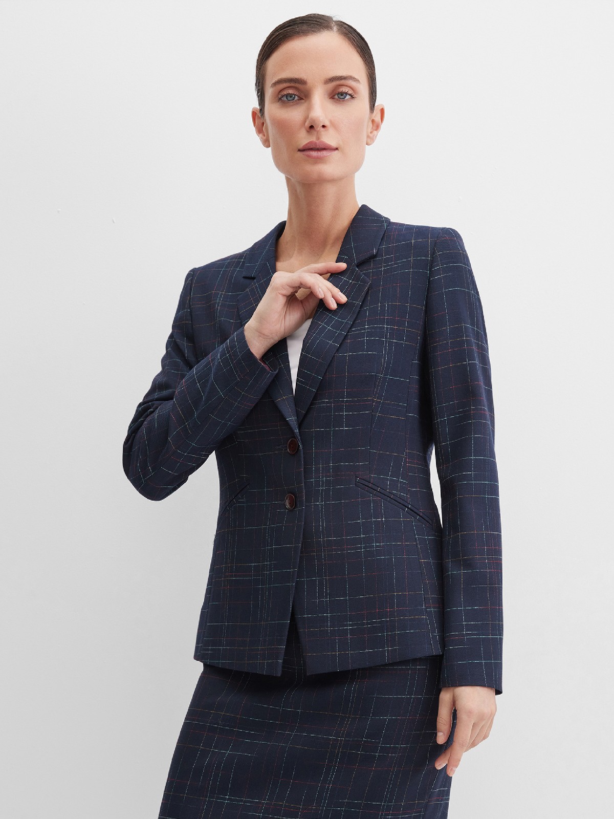Пиджак темно-синий с наклонными карманами в клетку