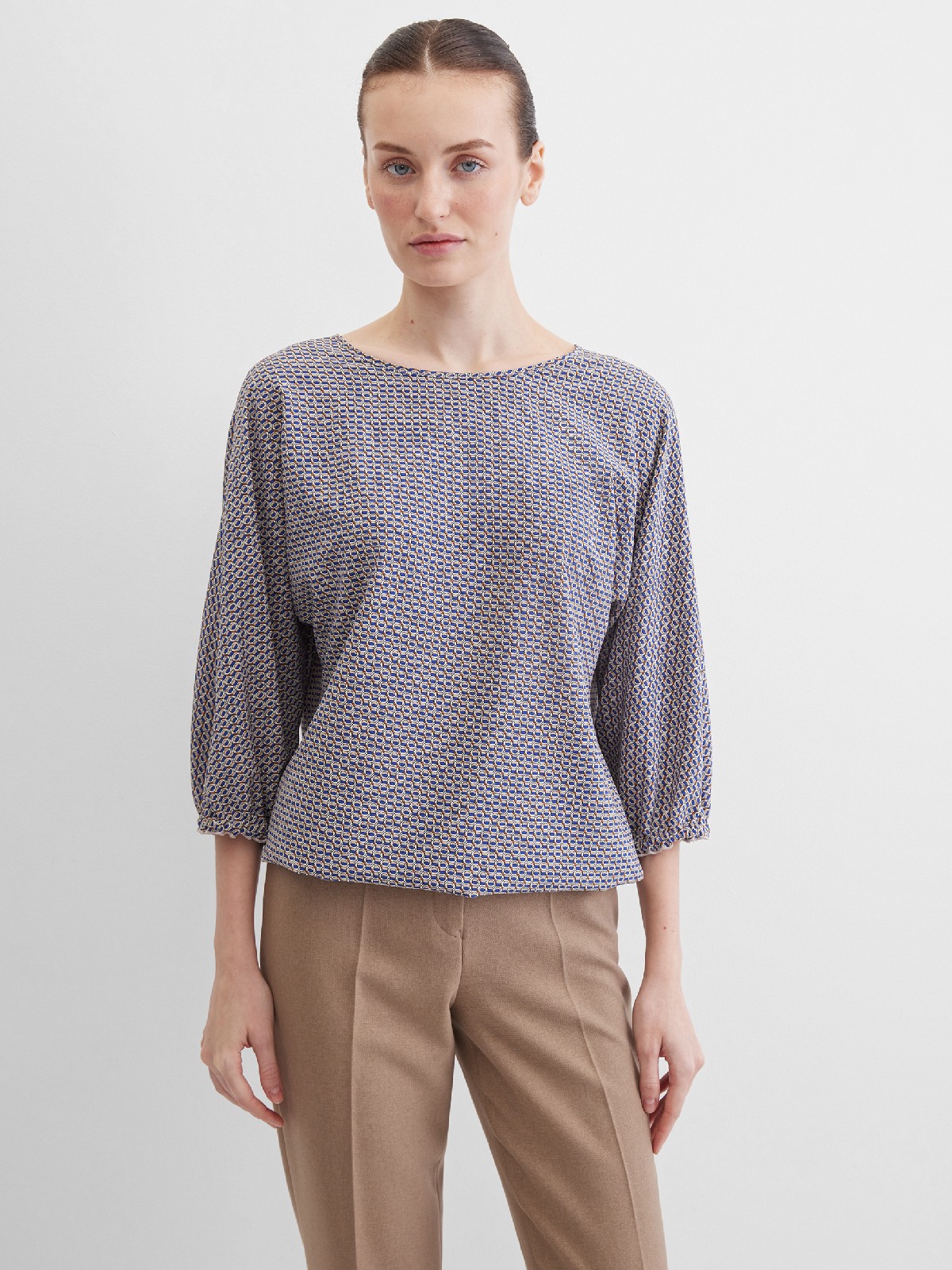 Блузка свободная на резинке