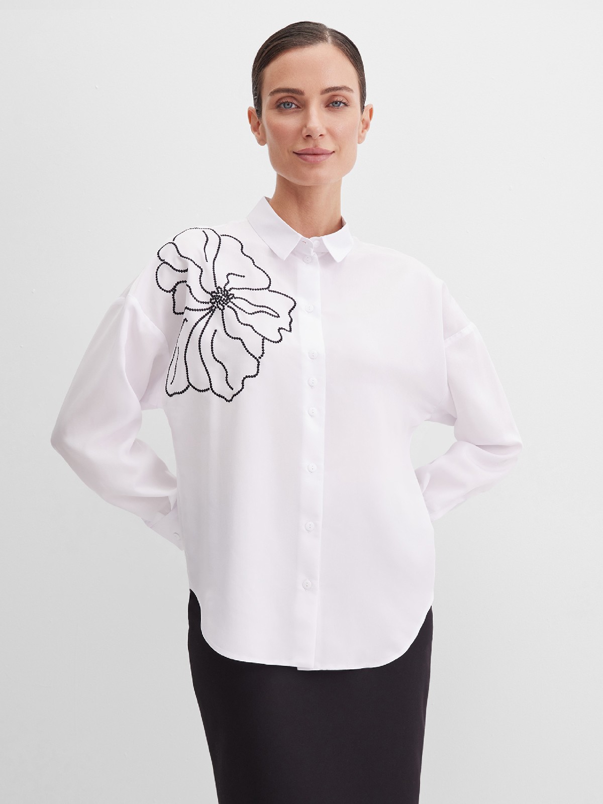 Блузка хлопковая с яркой вышивкой