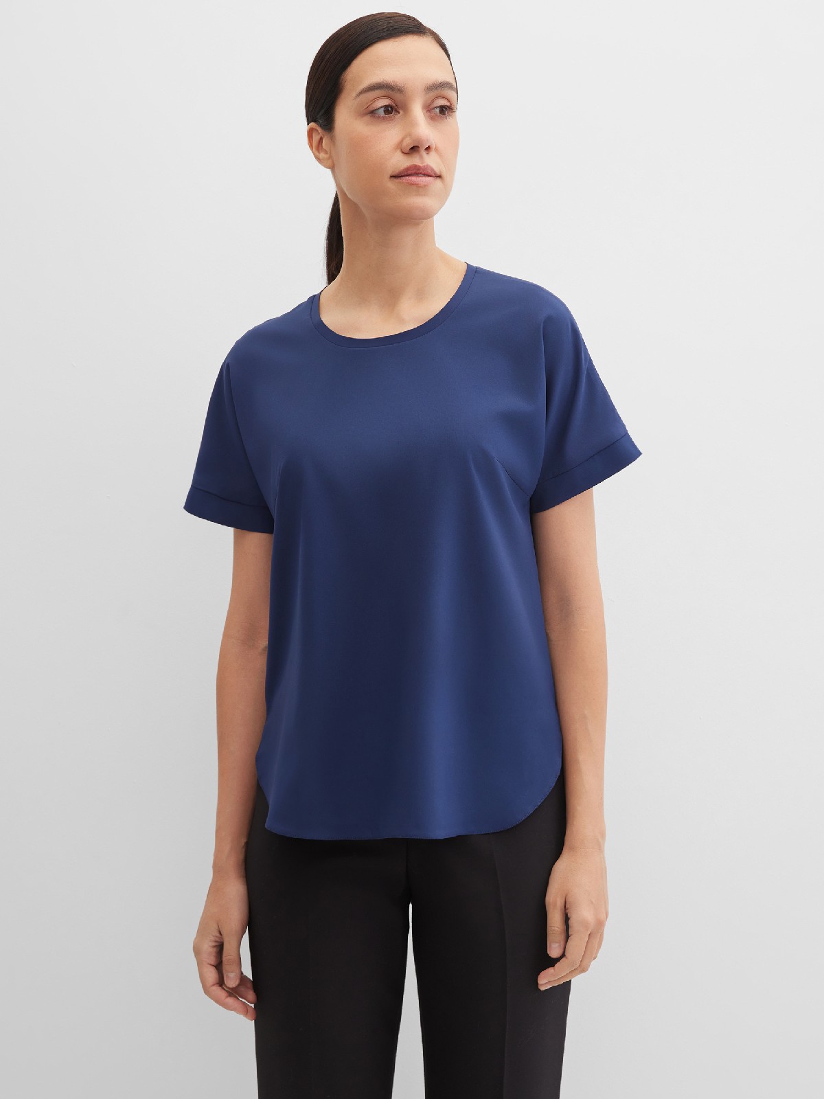 Блуза с коротким цельнокроеным  рукавом